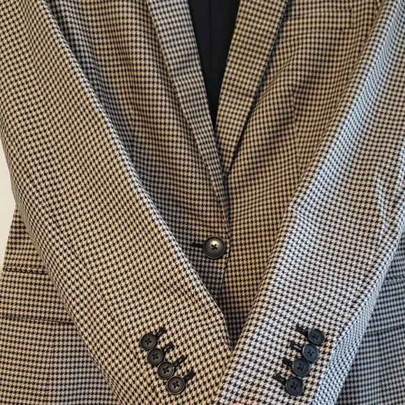 Blazer - Picture 6 of 11